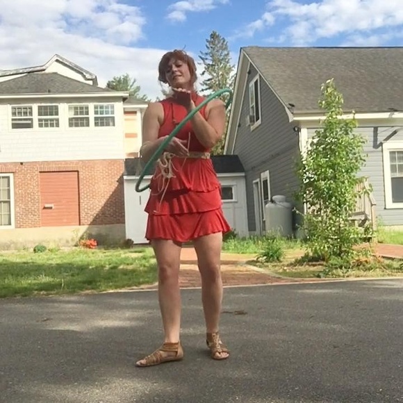 Meet your Posher, Jessica - Picture 1 of 1